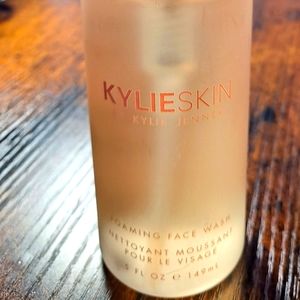 Kylie Skin Foaming Face Wash